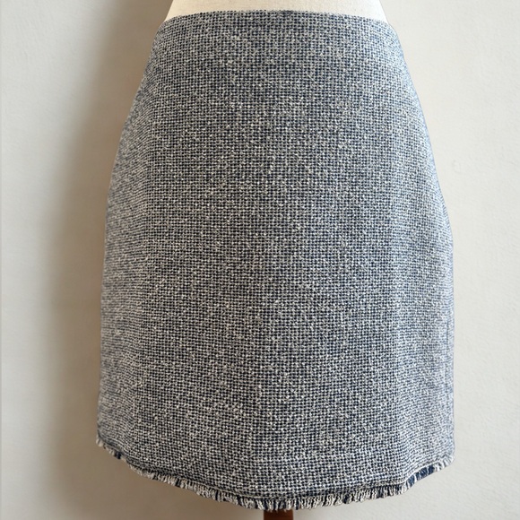 Banana Republic Dresses & Skirts - Banana Republic Navy Blue and White Tweed Mini Skirt